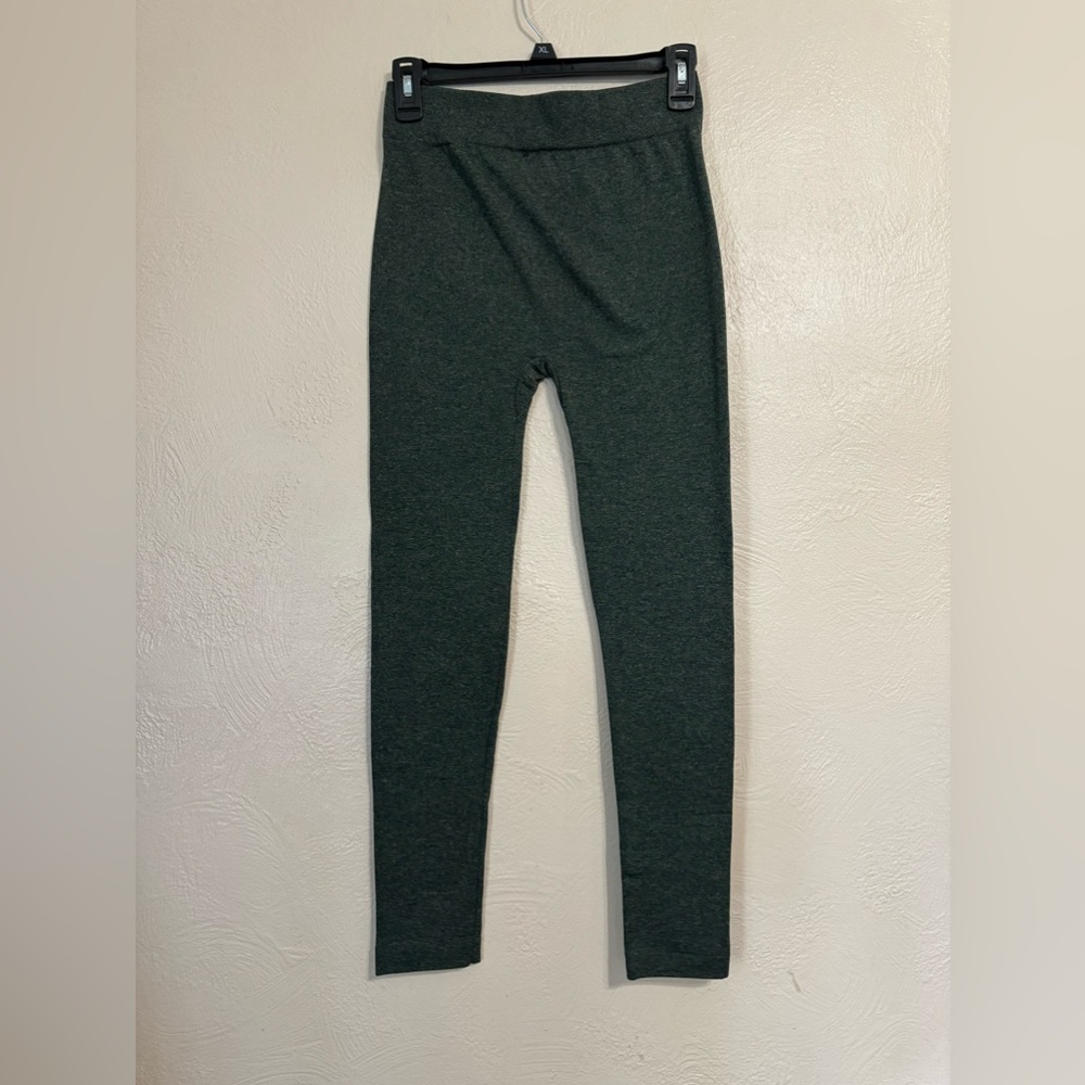 Seven Apparel, size XL, Heathered green leggings.